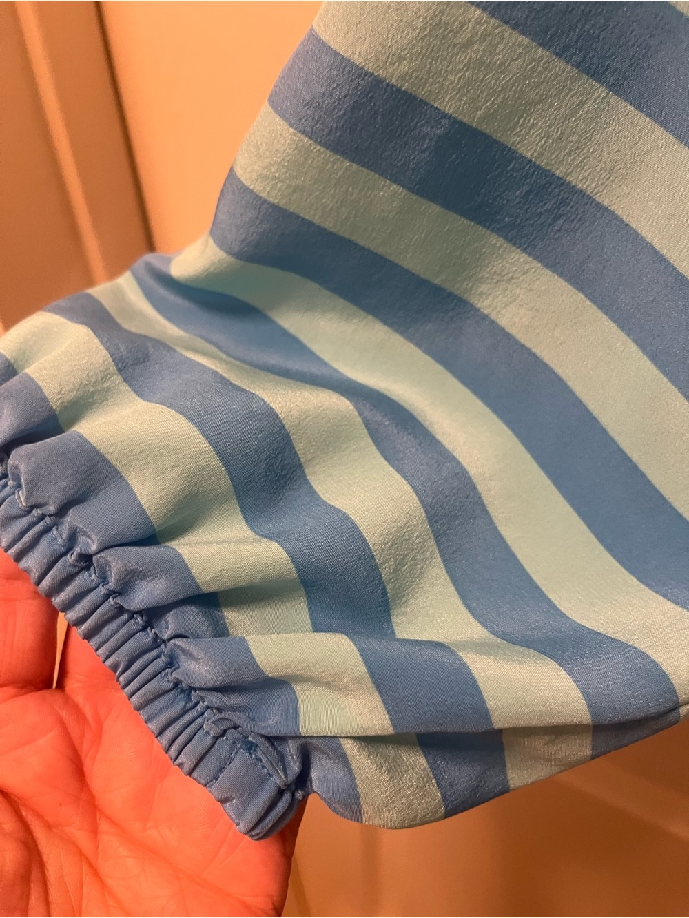 Lilly Pulitzer Small Aqua Striped Smocked Neck‎ Long Sleeved Top Silk Resortwear - Picture 5 of 8